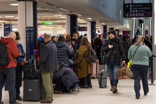 Edinburgh Flights resume after IT issue grounded planes.