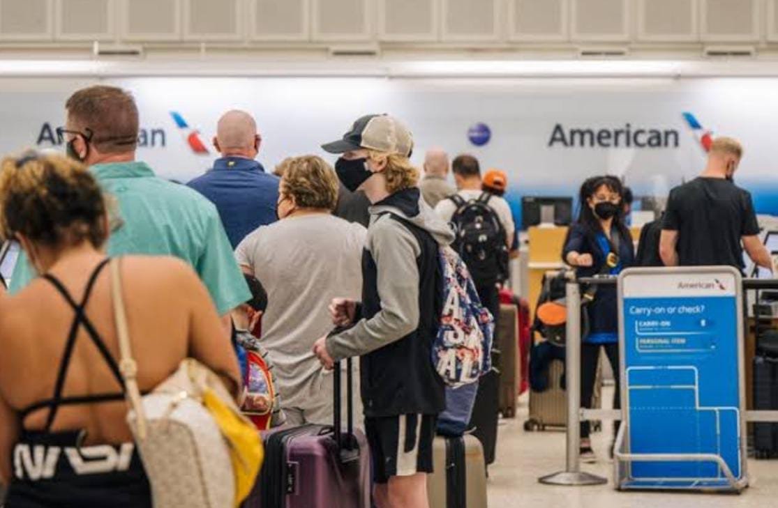 Travel Holiday Chaos, American Airlines holds their passengers across the US due to technical error